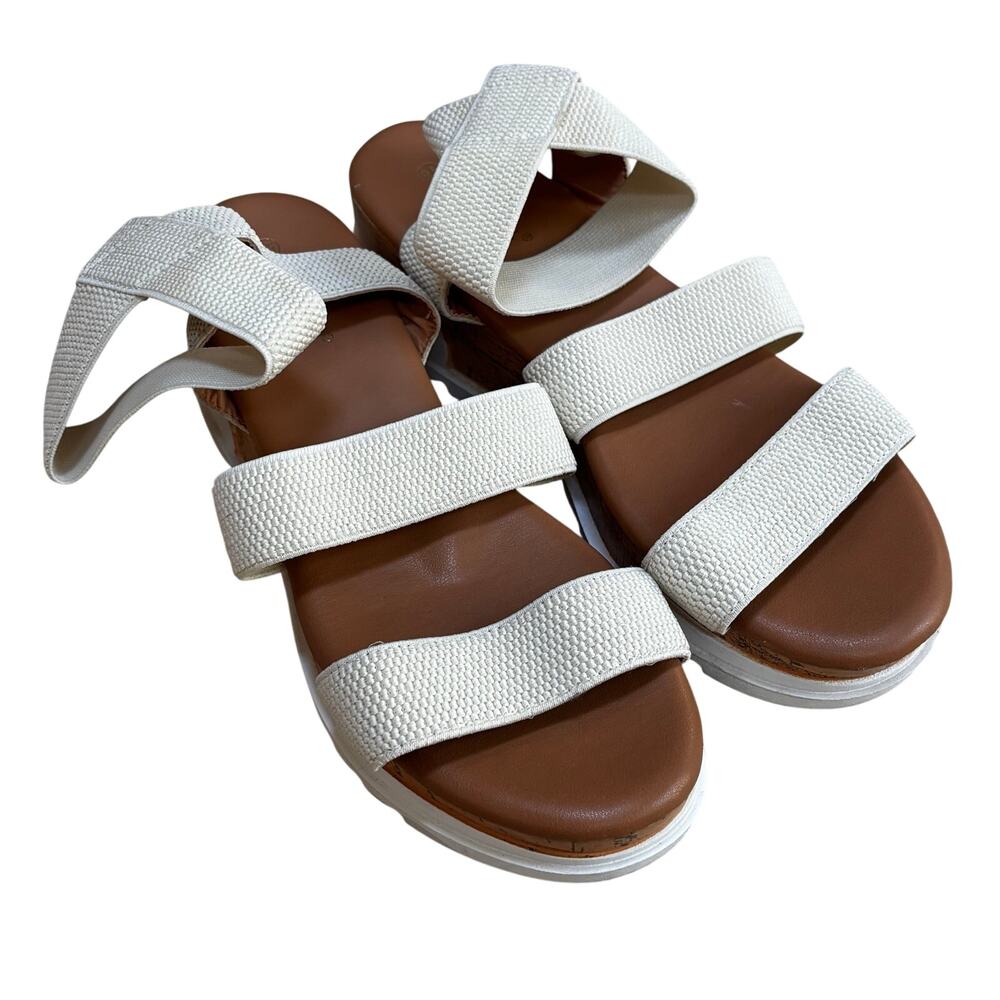 Athlefit brand strappy cream platform sandals Size9.5M comfort stretch straps